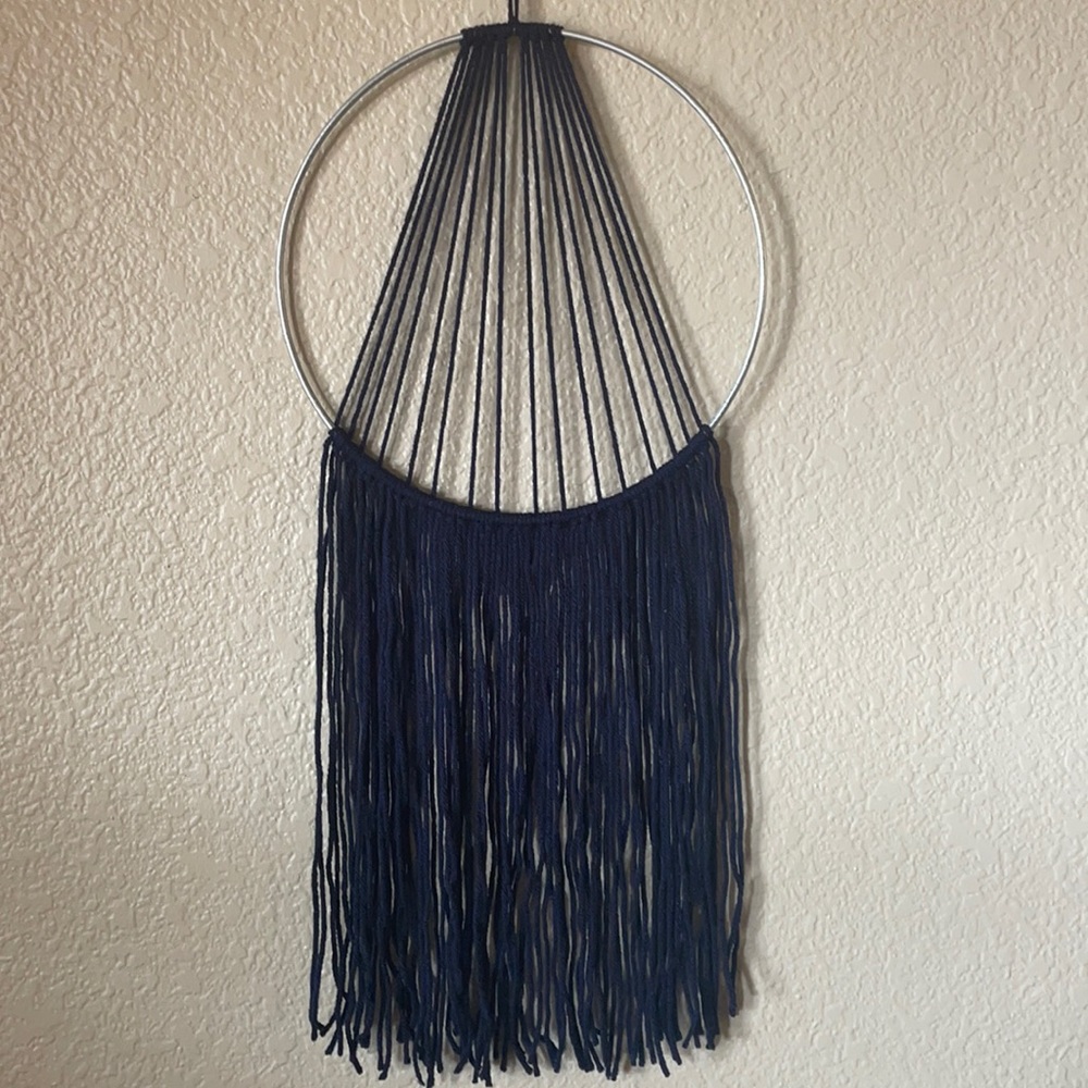 Yarn wall hanging